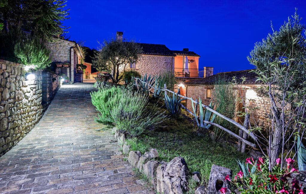 Maison rustique 18 pers. avec piscine aux Marches - Photo 13