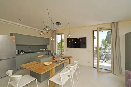 Maison moderne au bord du lac de Garde à Manerba : photo 6