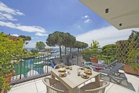 Maison moderne au bord du lac de Garde à Manerba : photo 12