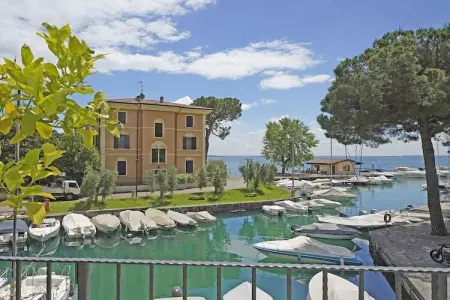 Maison moderne au bord du lac de Garde à Manerba : photo 14