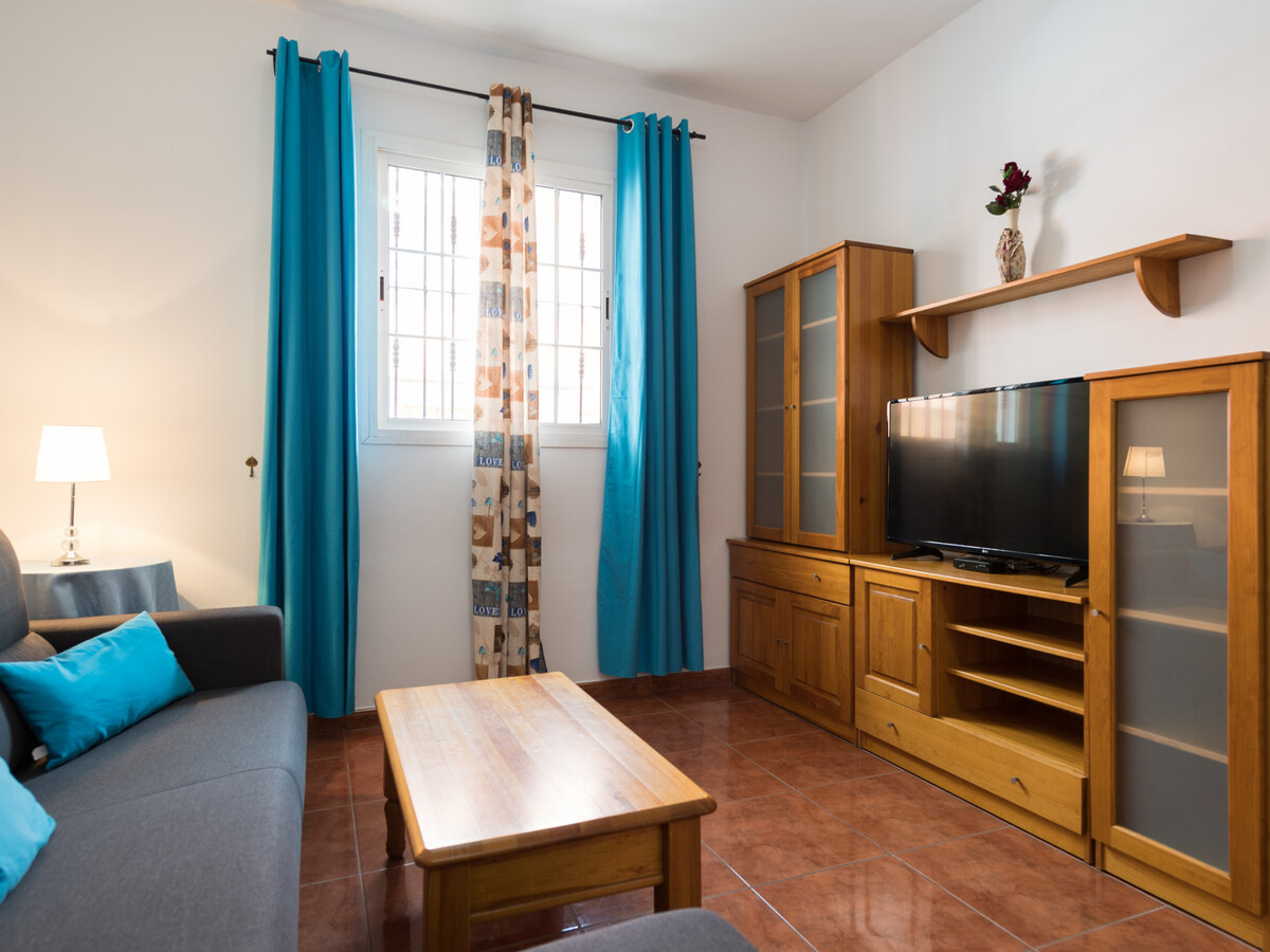 Maison avec solarium privé à Vecindario, 10 min aéroport - Photo 24