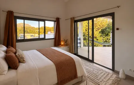 Maison contemporaine Feng Shui au Tholonet, vue Sainte-Victoire : photo 4