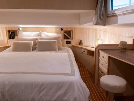 Péniche climatisée à Digoin, 2 cabines pour 6 personnes : photo 4