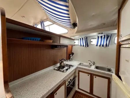 Bateau Tarpon 42 à quai à Digoin - 4 cabines, 12 pers. : photo 4