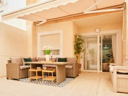 Appartement 2 chambres rénové avec terrasse à Torrevieja : photo 1