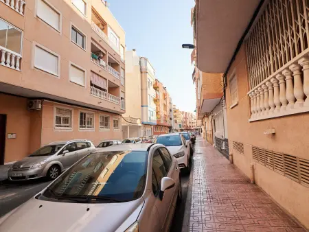Appartement 2 chambres rénové avec terrasse à Torrevieja : photo 28