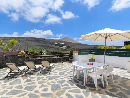 Appartement 50m² vue montagne, jardin et terrasse : photo 1