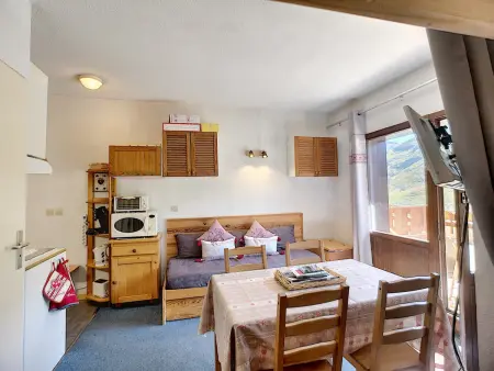 Studio 4 pers. aux Menuires, terrasse sud-ouest vue montagne : photo 2