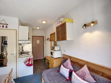 Studio 4 pers. aux Menuires, terrasse sud-ouest vue montagne : photo 4