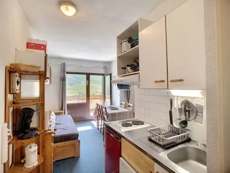 Studio 4 pers. aux Menuires, terrasse sud-ouest vue montagne : photo 6