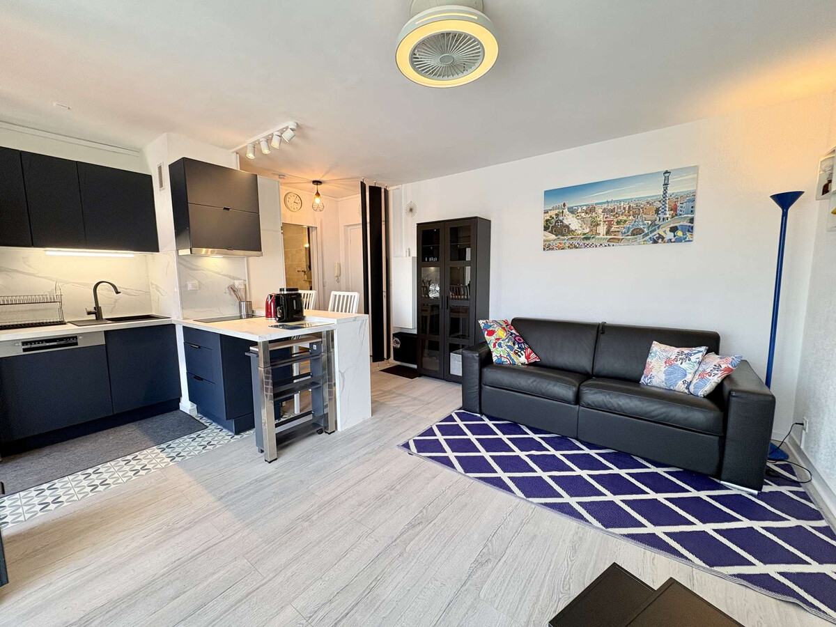 Studio rénové climatisé à 50m de la plage Salis, Antibes - Photo 2