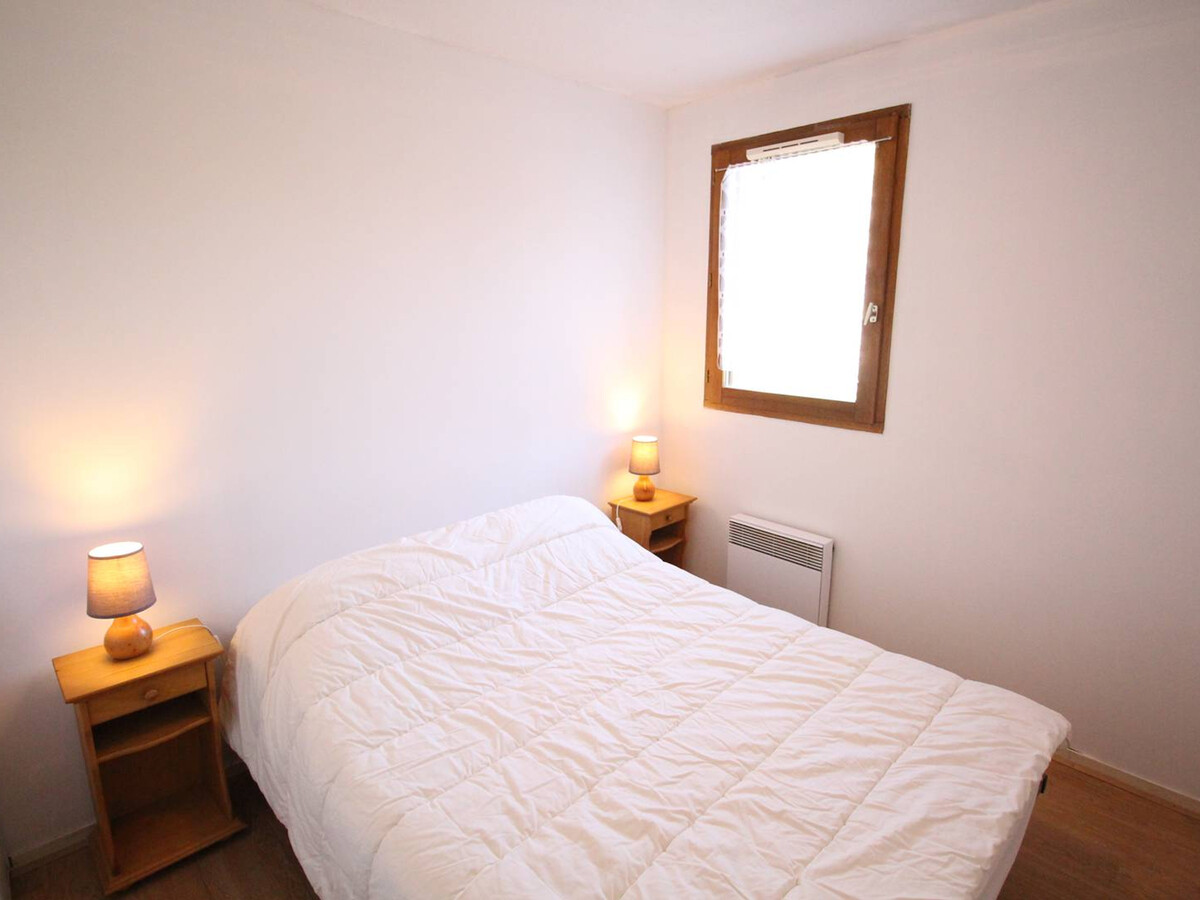 Petit 2 pièces calme avec loggia, parking et vue montagne - Photo 9