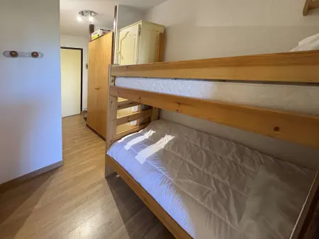 Studio 4 pers. aux Orres, skis aux pieds, vue vallée : photo 6