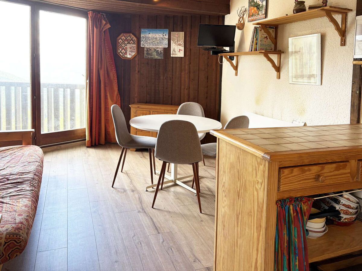 Studio 4 pers aux Orres, départ skis aux pieds - Photo 2
