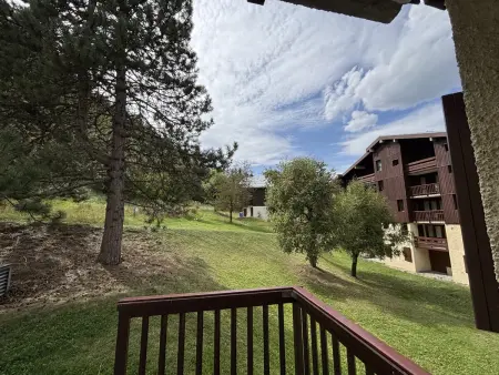 Studio 4 pers. terrasse vue forêt - 150m pistes : photo 6
