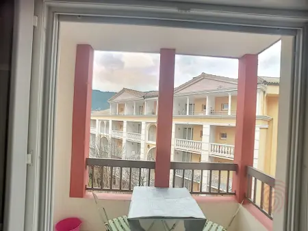 Studio 17 m² avec balcon à Lamalou-les-Bains, animaux OK : photo 9