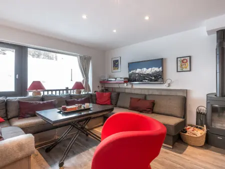 Appartement 55m² poêle à bois, accès direct pistes : photo 2