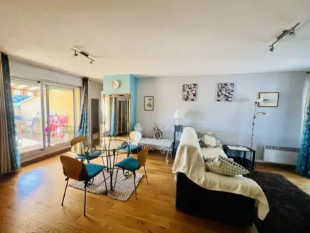 F2 moderne avec terrasse sud à Amélie-les-Bains : photo 1