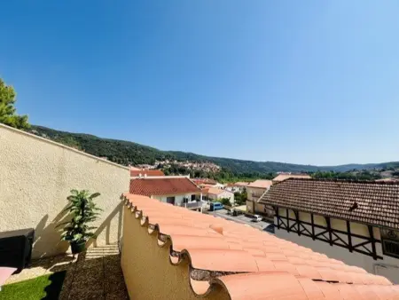 F2 moderne avec terrasse sud à Amélie-les-Bains : photo 9