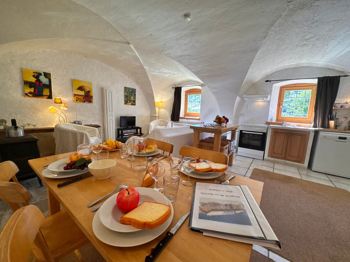 Appartement de charme en bergerie du XIXe - Vars - Photo 4