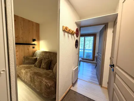 Studio 5 pers. à Vars, vue mélèzes et accès pistes : photo 11