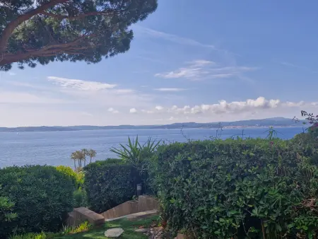 Appartement 2 pièces climatisé, terrasse vue golfe : photo 11