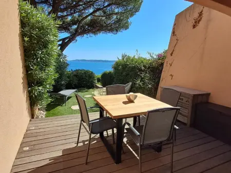 Appartement 2 pièces climatisé, terrasse vue golfe : photo 15