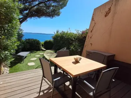 Appartement 2 pièces climatisé, terrasse vue golfe : photo 19