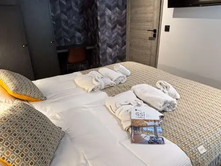 Appart 10 pers. 4 chambres vue Beaufortain + spa : photo 13