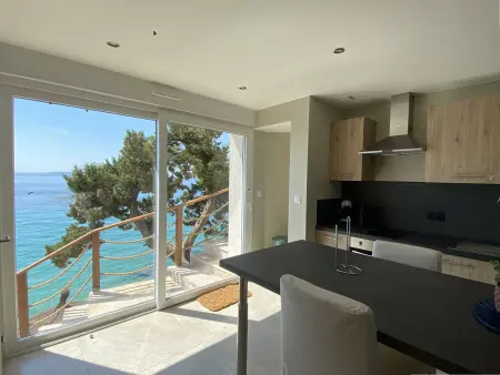 Appartement vue mer avec accès direct plage, Le Lavandou : photo 6