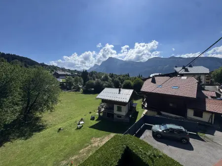 Appartement 6 pers. dans chalet aux Carroz avec parking : photo 1