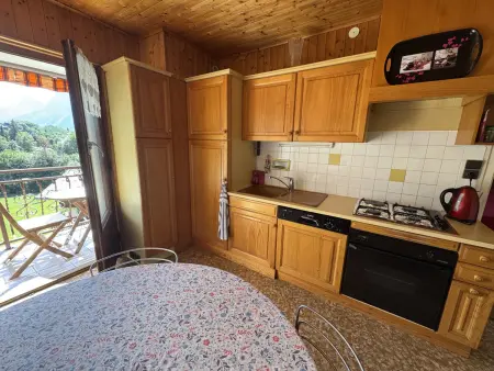 Appartement 6 pers. dans chalet aux Carroz avec parking : photo 2