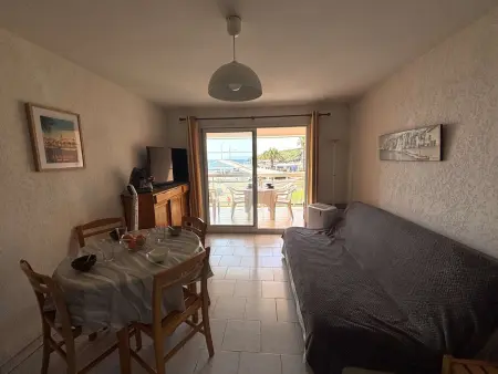 Appartement vue mer et port à Six-Fours, 50m plage : photo 4
