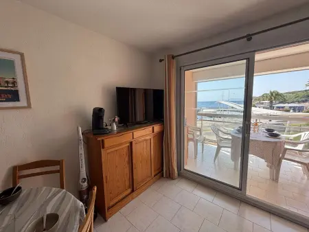 Appartement vue mer et port à Six-Fours, 50m plage : photo 5