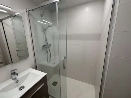 Appartement vue mer et port à Six-Fours, 50m plage : photo 9