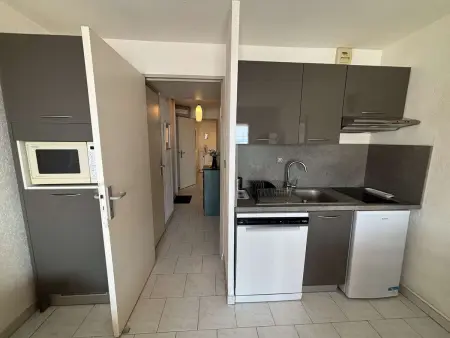 Appartement vue mer et port à Six-Fours, 50m plage : photo 11