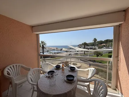 Appartement vue mer et port à Six-Fours, 50m plage : photo 12