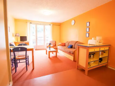 Appartement 2 pièces avec balcon sud à Villarodin-Bourget : photo 1
