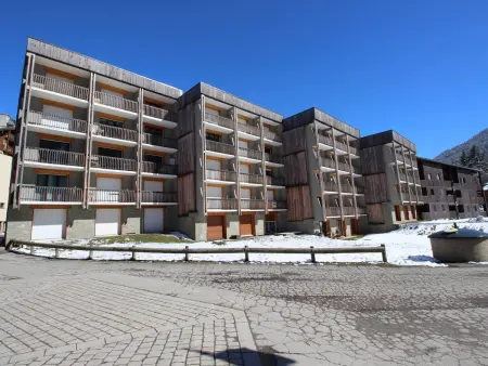Appartement 2 pièces avec balcon sud à Villarodin-Bourget : photo 9