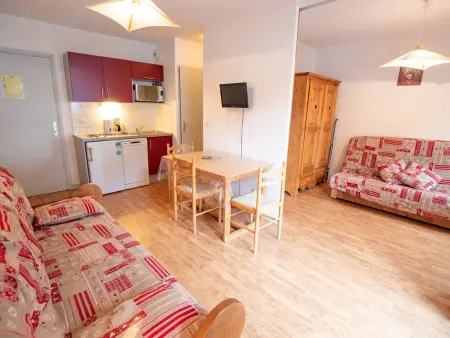 Appartement 2 pièces avec balcon Sud à Villarodin-Bourget : photo 2