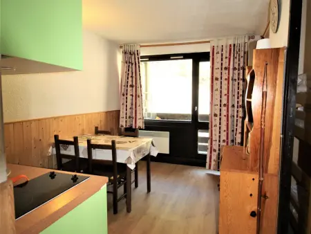Studio cabine 25m² pour 4, balcon à Villarodin-Bourget : photo 2