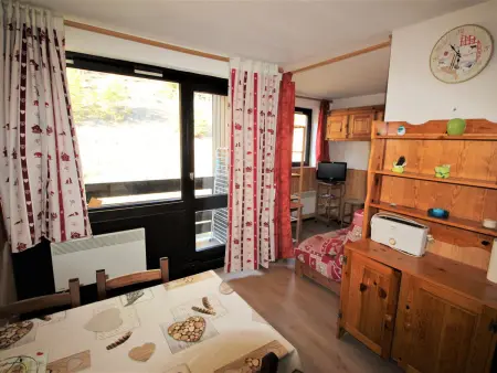 Studio cabine 25m² pour 4, balcon à Villarodin-Bourget : photo 3