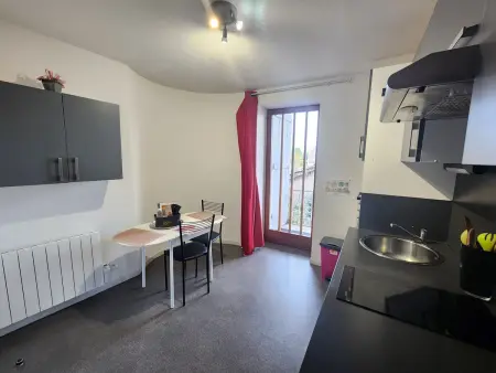 Appartement 27 m² centre-ville, 600 m des thermes : photo 2