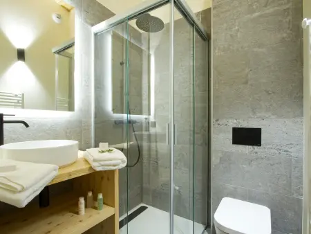 Appartement 131 m² vue montagnes, sauna et couloir de nage : photo 15