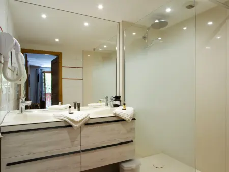 Appartement 75 m² balcon sud-ouest, 6 personnes : photo 8