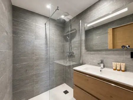 Appartement skis aux pieds - 8 pers., terrasse 21 m² : photo 8