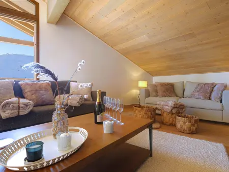 Appartement 4 chambres dernier étage, balcon 27m² - Huez : photo 4