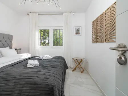 Appartement 3 chambres avec piscine et jardin à Estepona : photo 18