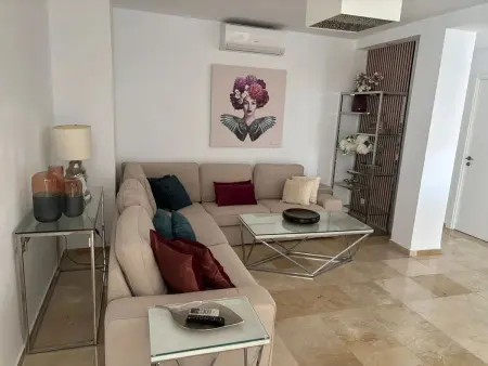 Appartement 90 m² vue mer et piscine à Estepona, 2 chambres : photo 2