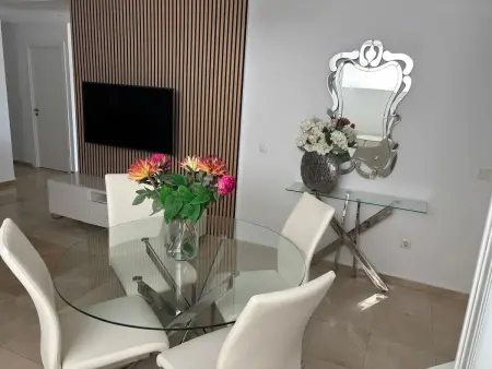 Appartement 90 m² vue mer et piscine à Estepona, 2 chambres : photo 3